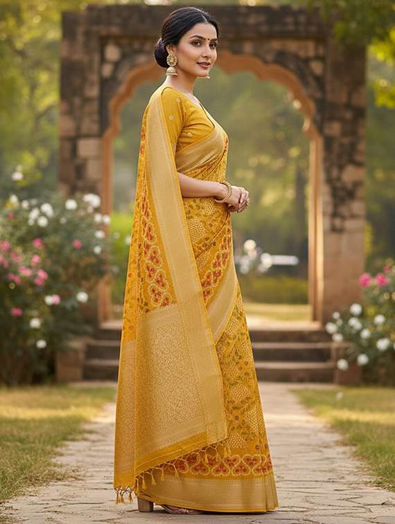 women printed bordered saree with blouse - 22105941 -  Standard Image - 1