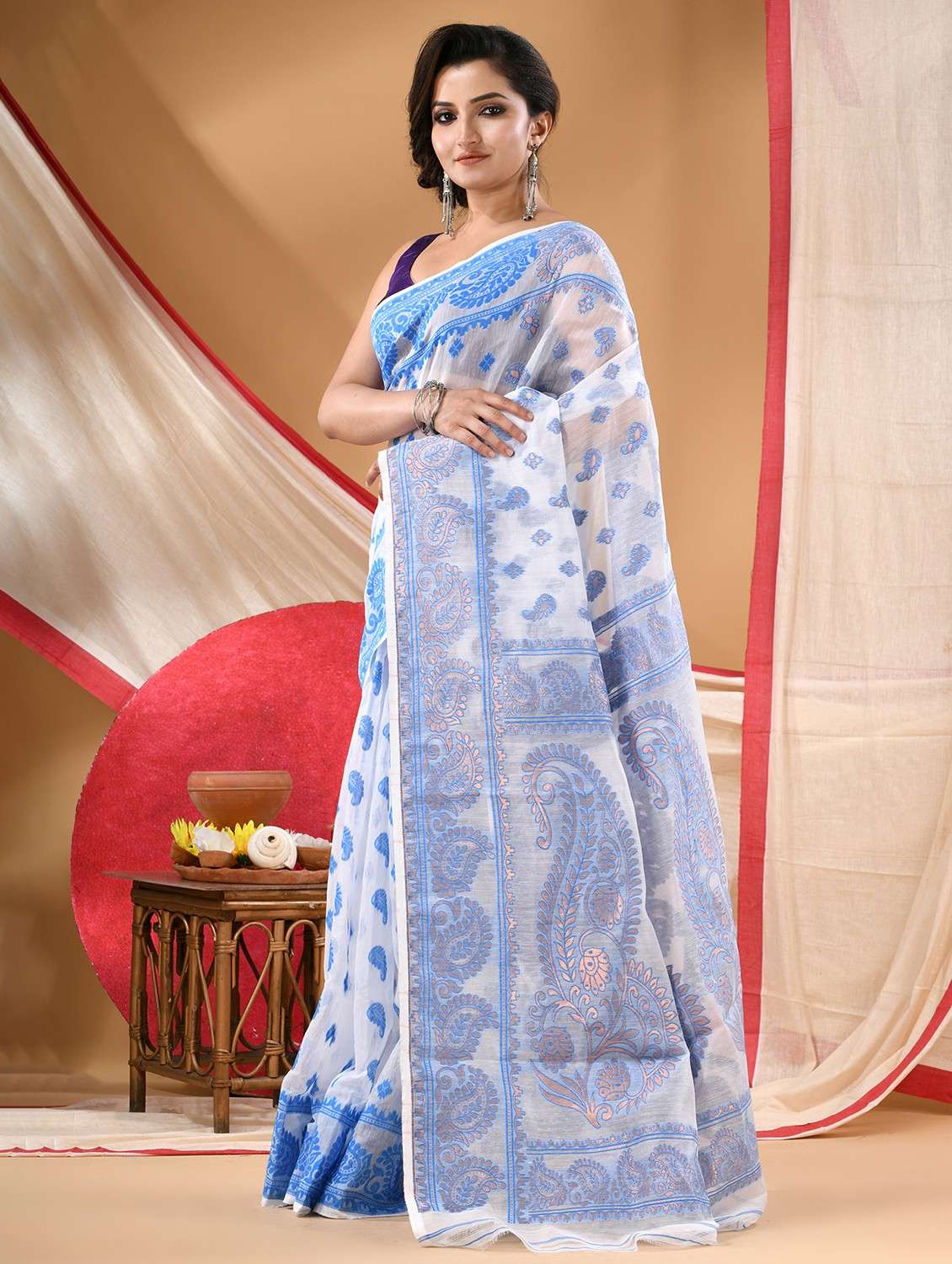 women self design jamdani saree - 22105970 -  Standard Image - 1