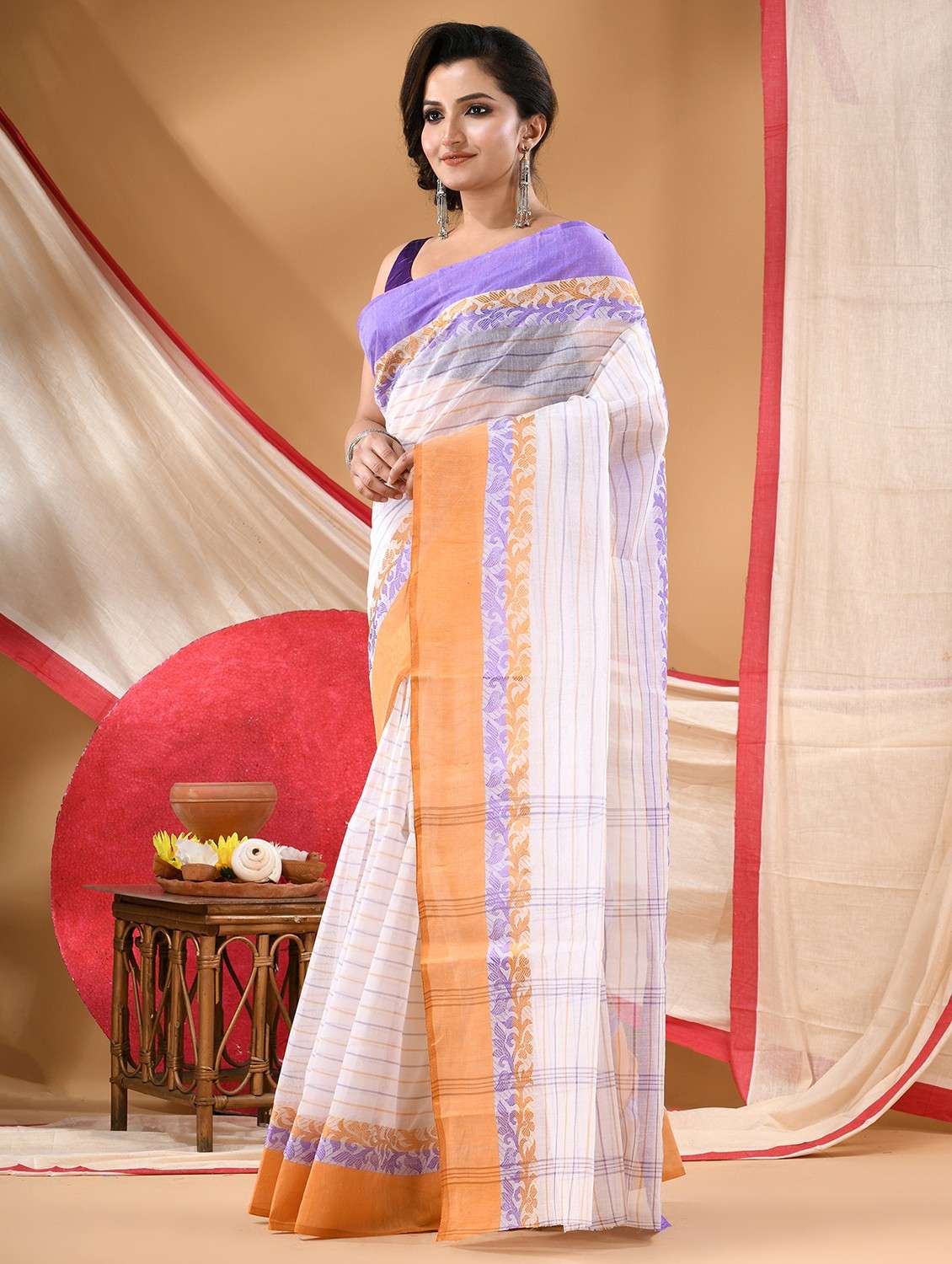 women self design tant saree - 22105979 -  Standard Image - 1
