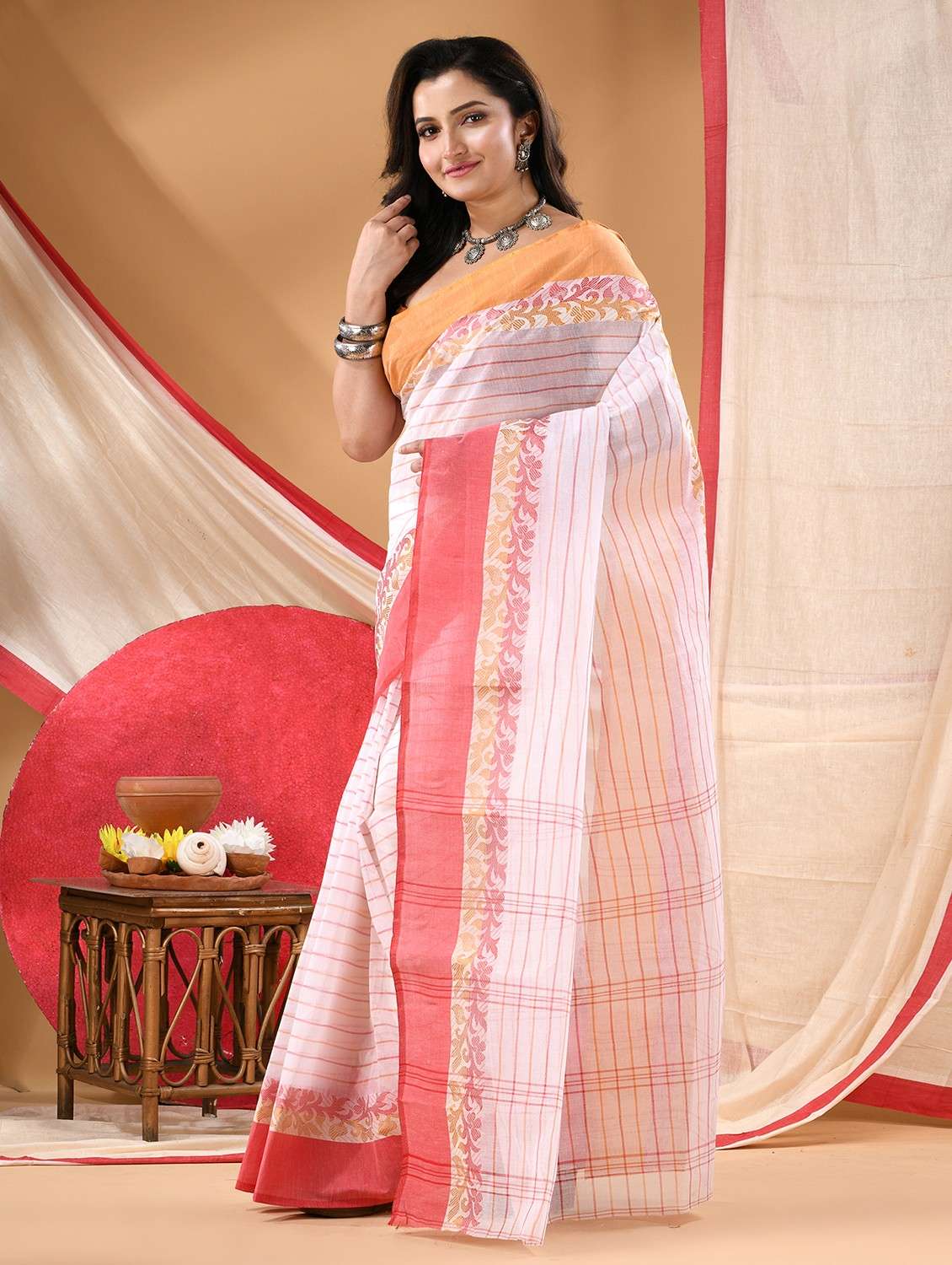 women self design tant saree - 22105981 -  Standard Image - 1