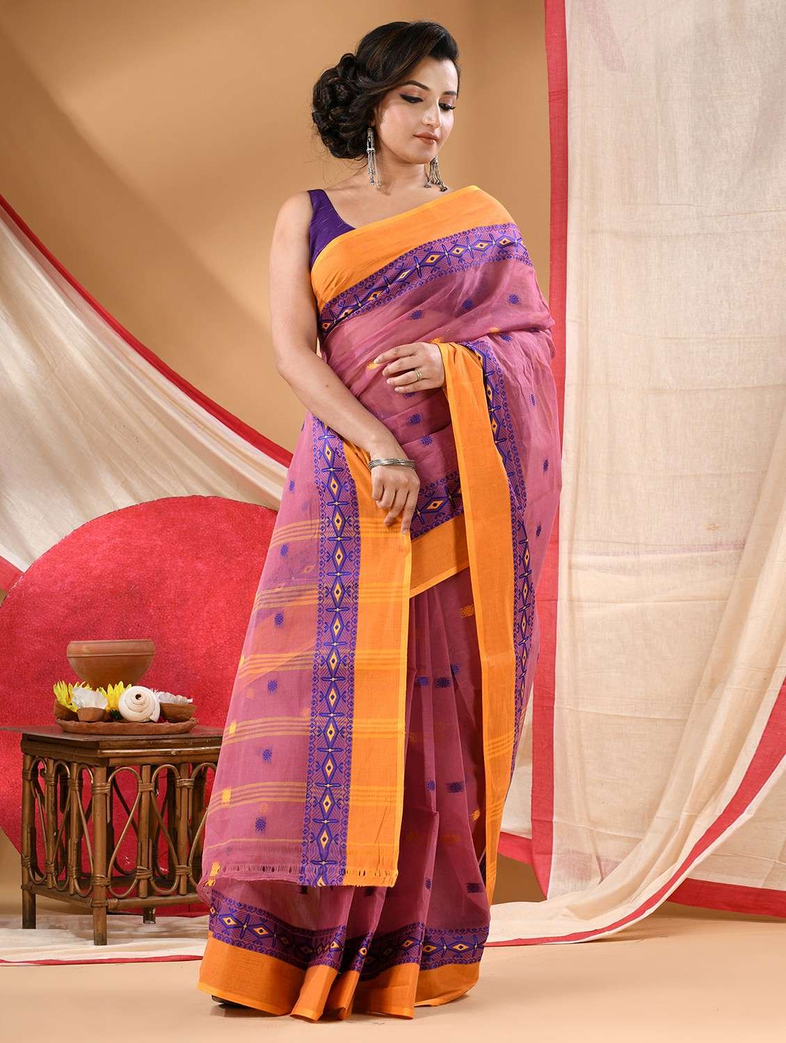 women self design tant saree - 22105984 -  Standard Image - 1