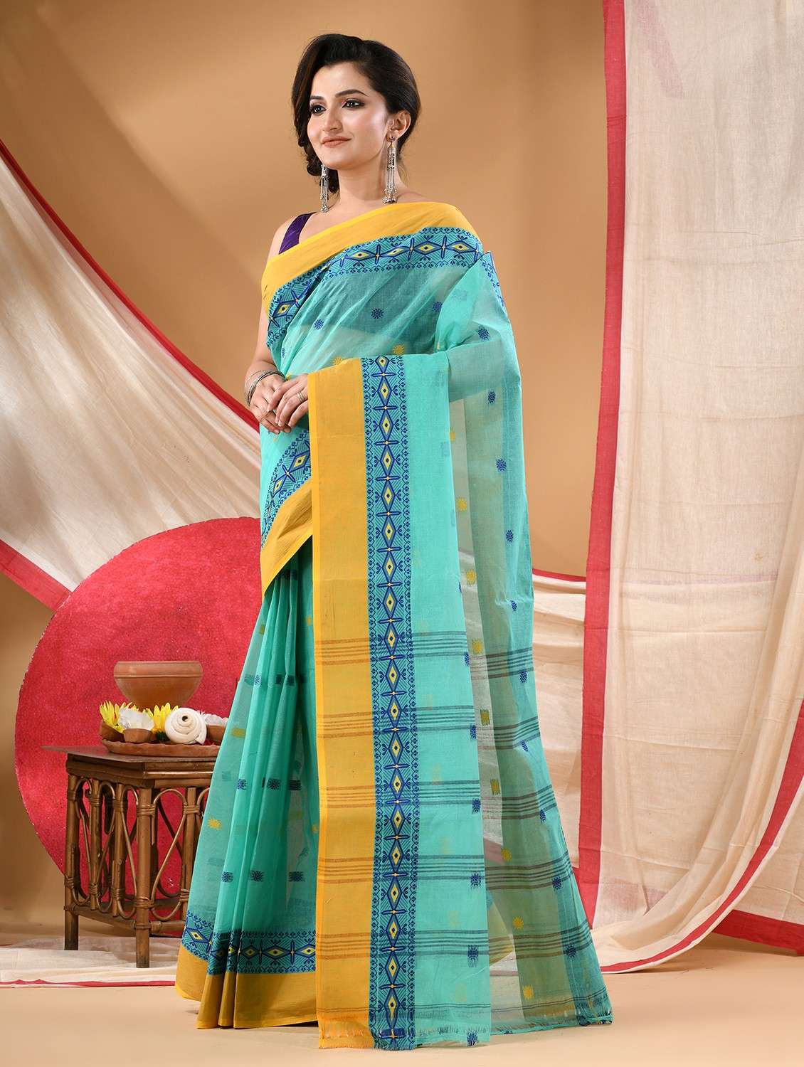 women self design tant saree - 22105986 -  Standard Image - 1