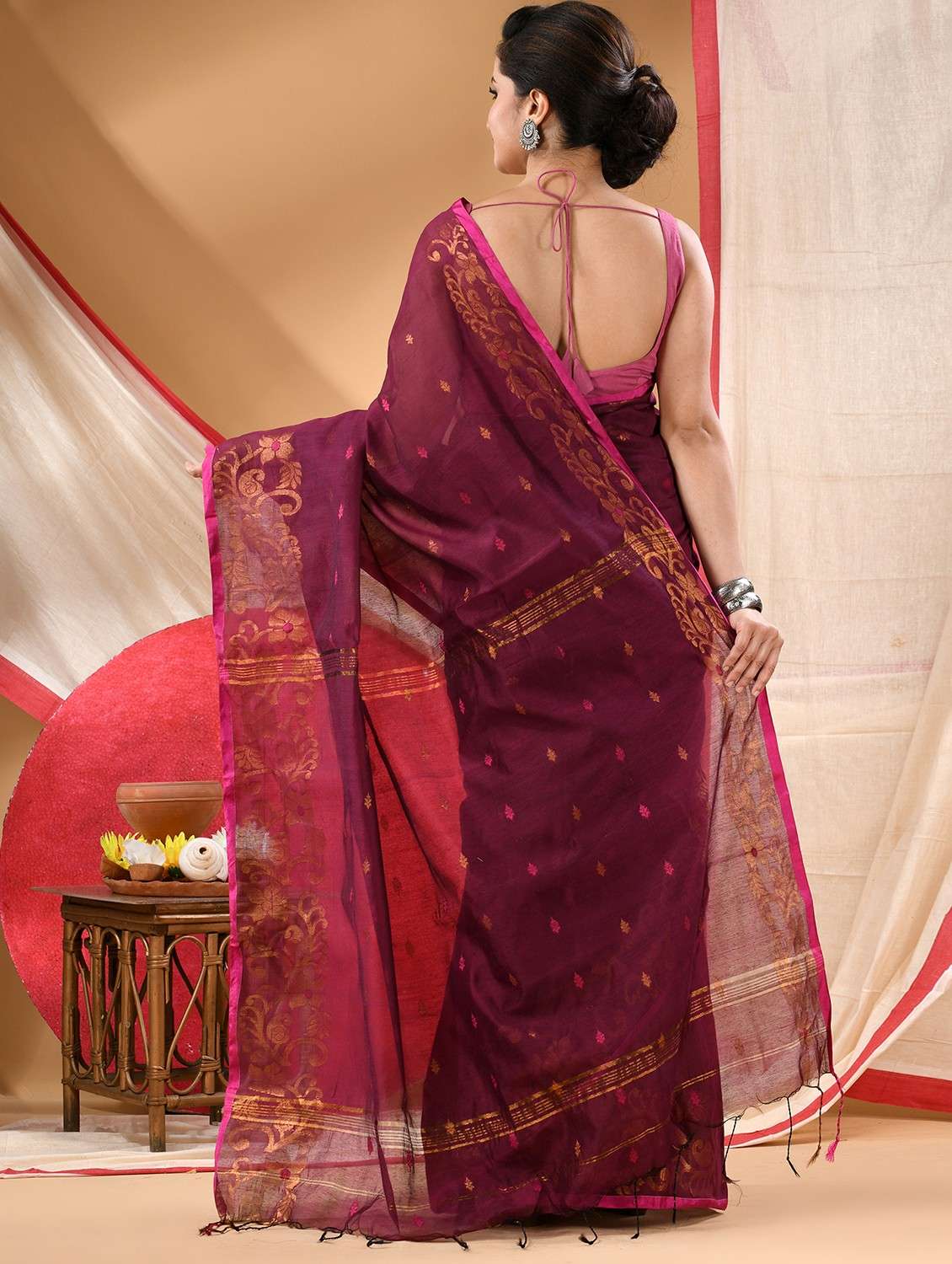 women self design handloom saree with blouse - 22105989 -  Standard Image - 1