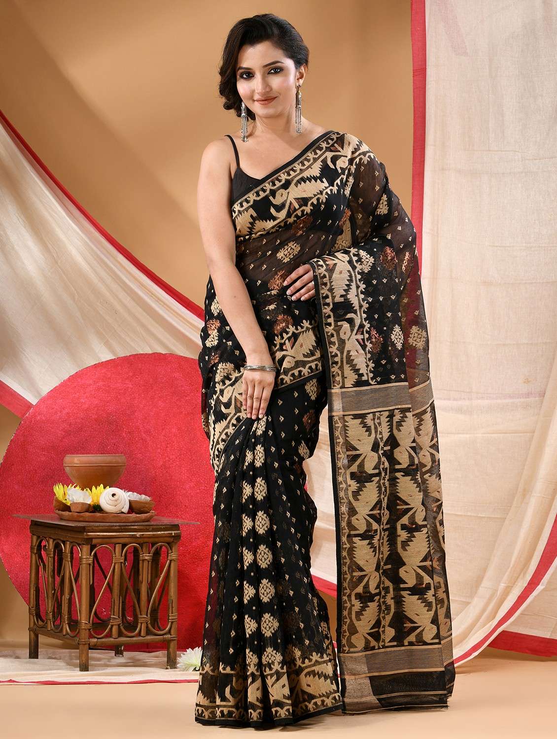 women self design jamdani saree