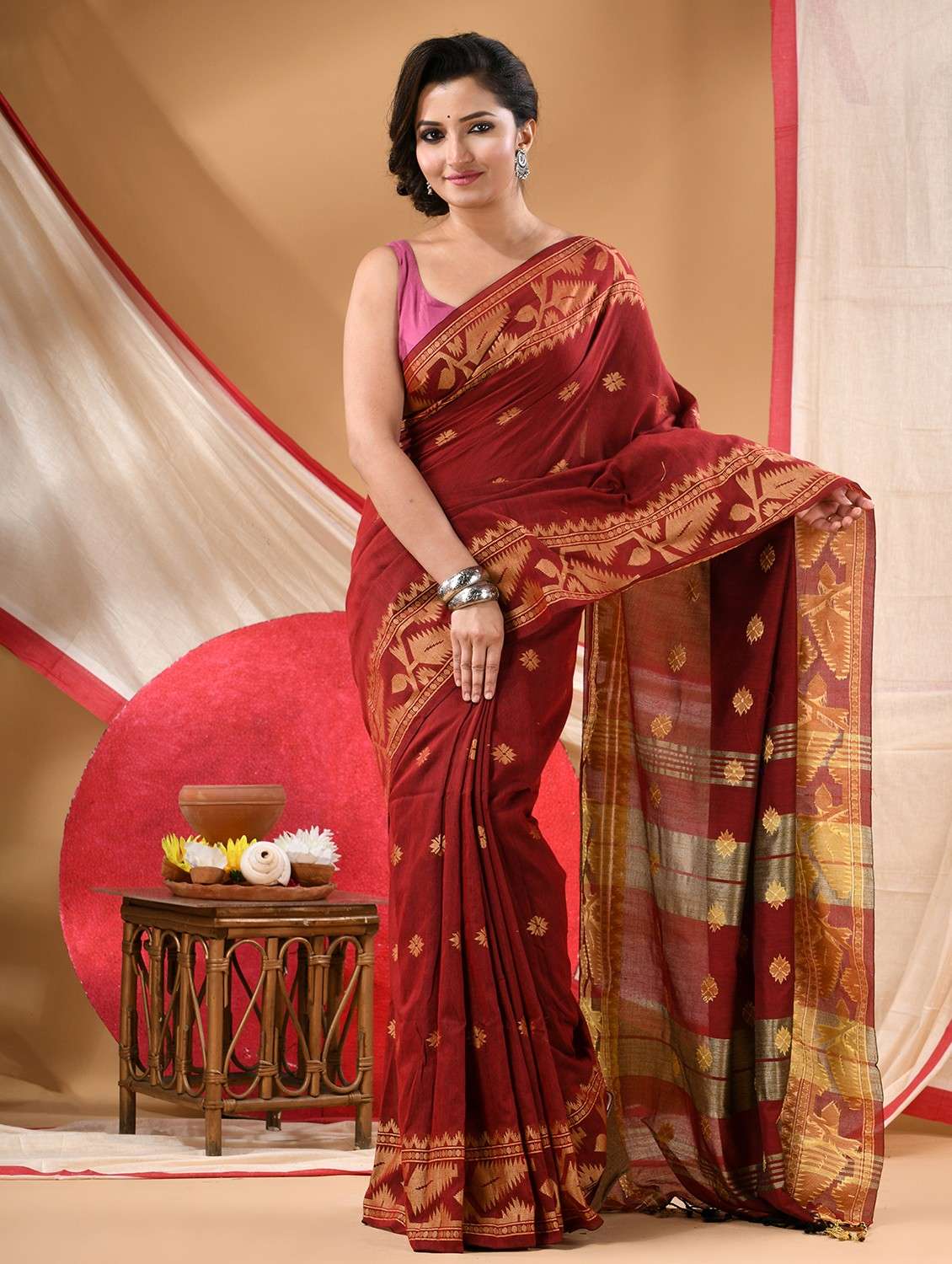 women self design handloom saree with blouse - 22106012 -  Standard Image - 1