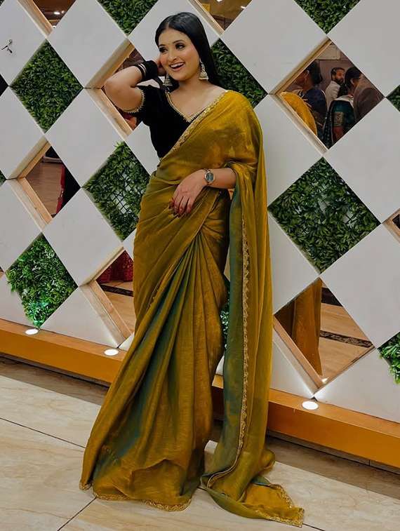 women solid with embellished bordered saree with blouse - 22106043 -  Standard Image - 1