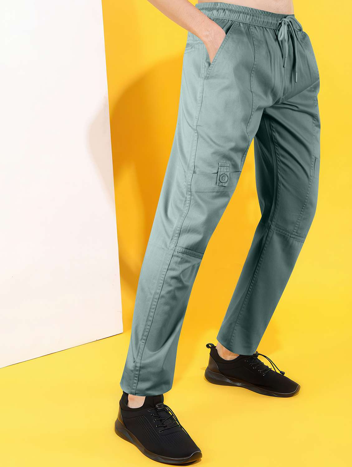 men solid mid rise regular fit cargo - 22107384 -  Standard Image - 1