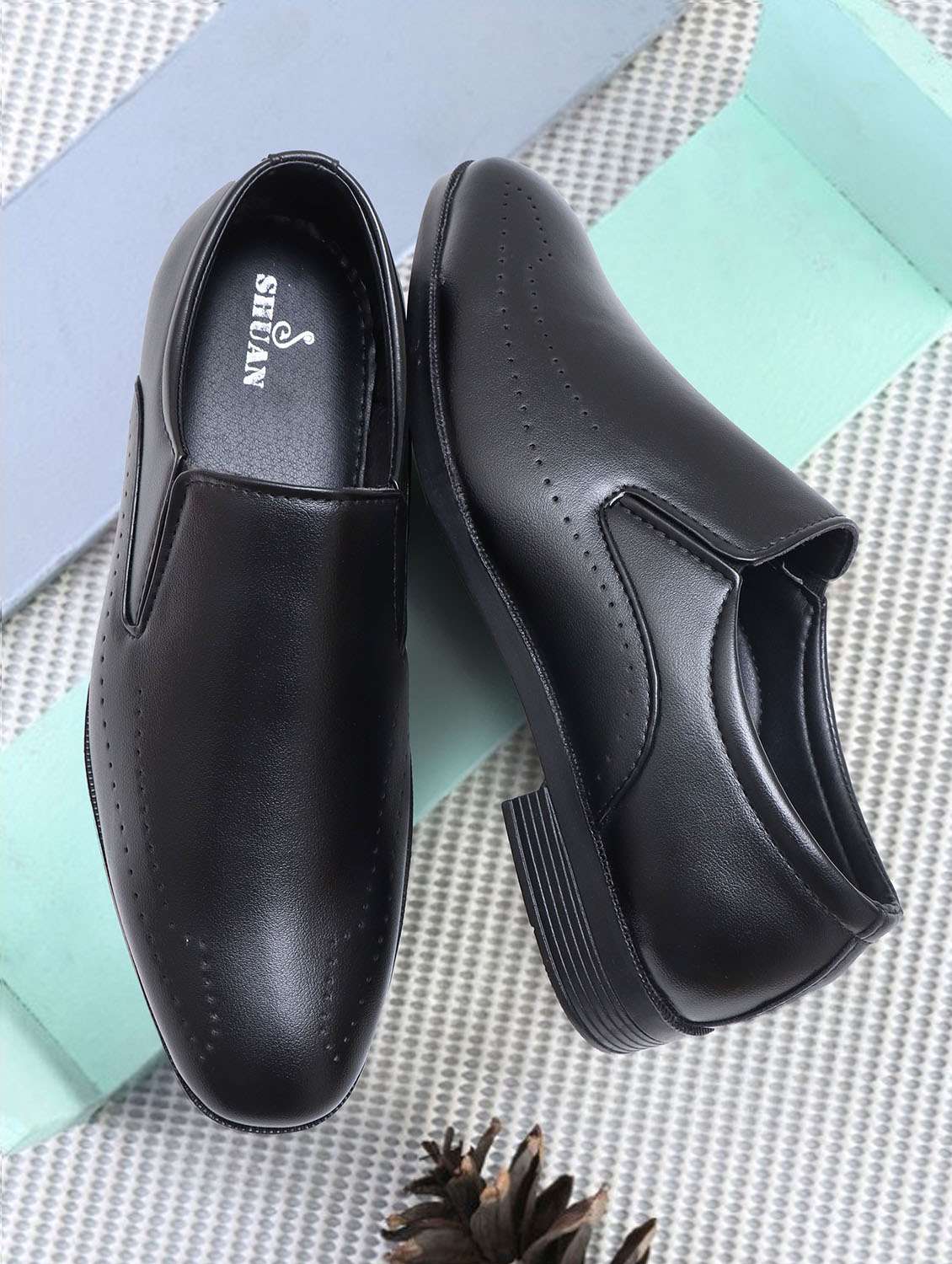 men black slip on formal shoes