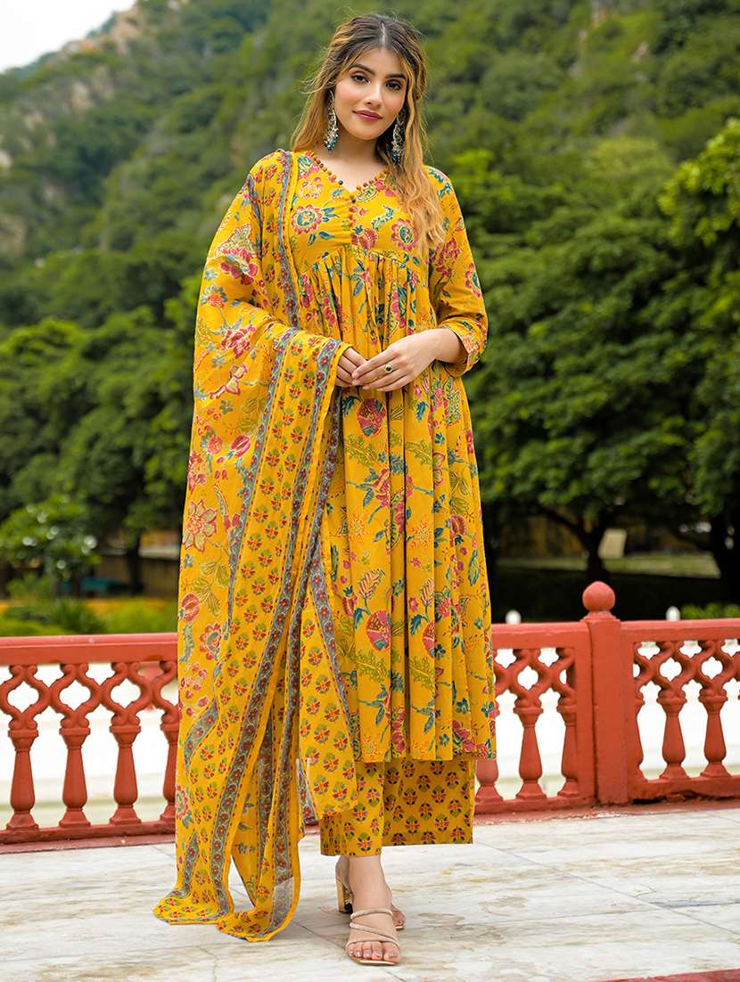 women floral three quarter sleeve kurta pant with dupatta set