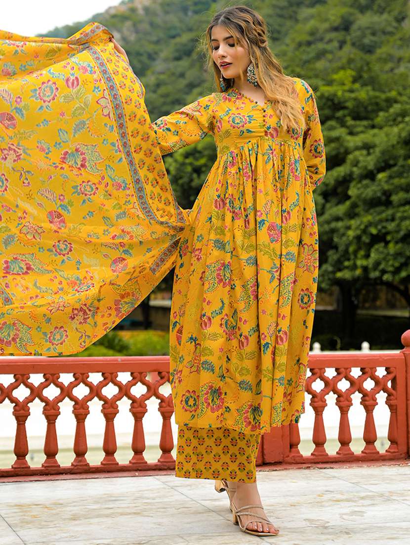 women floral three quarter sleeve kurta pant with dupatta set - 22107716 -  Standard Image - 4