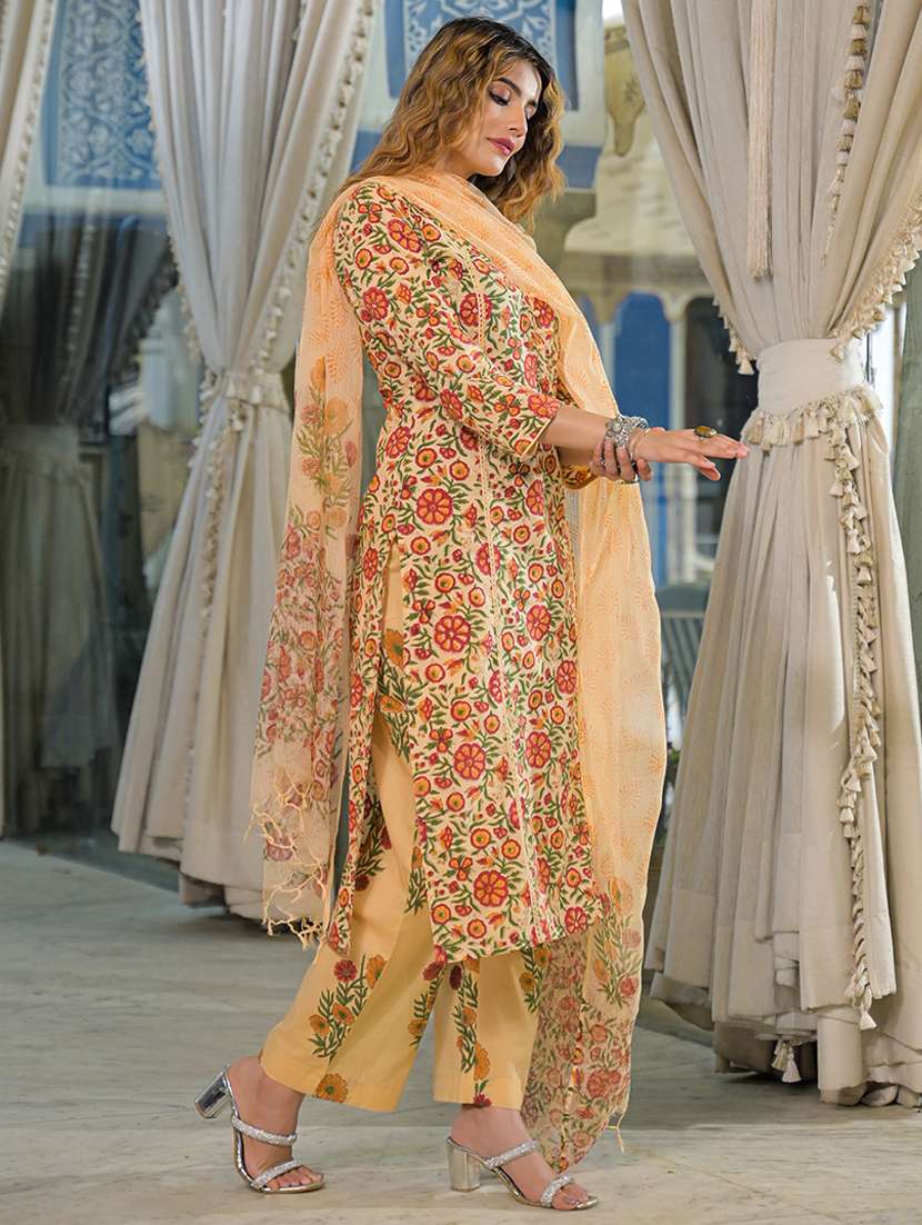 women floral three quarter sleeve kurta pant with dupatta set - 22107718 -  Standard Image - 4