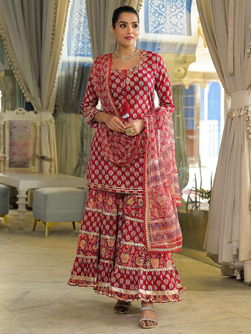 women floral three quarter sleeve kurta sharara with dupatta set