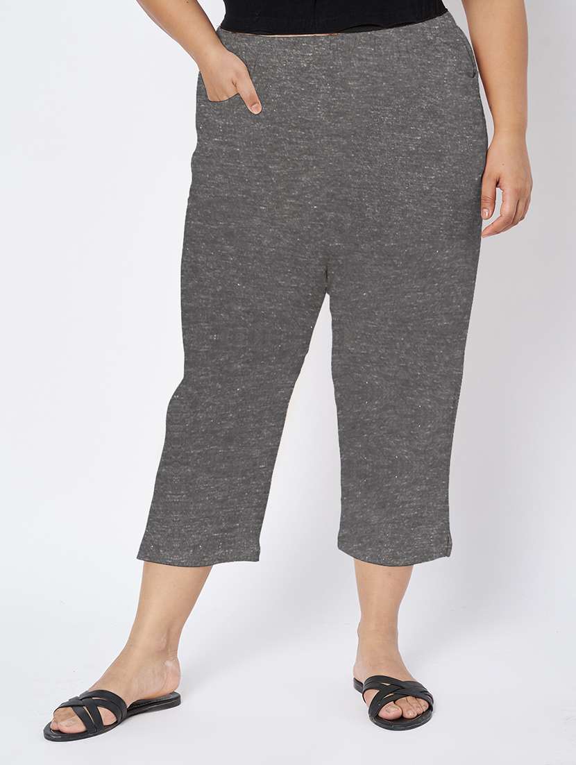 women plus size solid mid rise capri