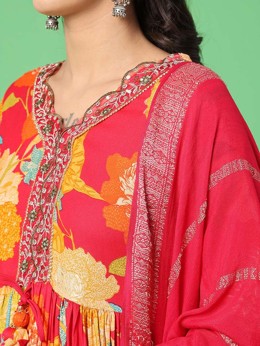 women floral three quarter sleeve kurta sharara with dupatta set - 22110686 -  Standard Image - 4