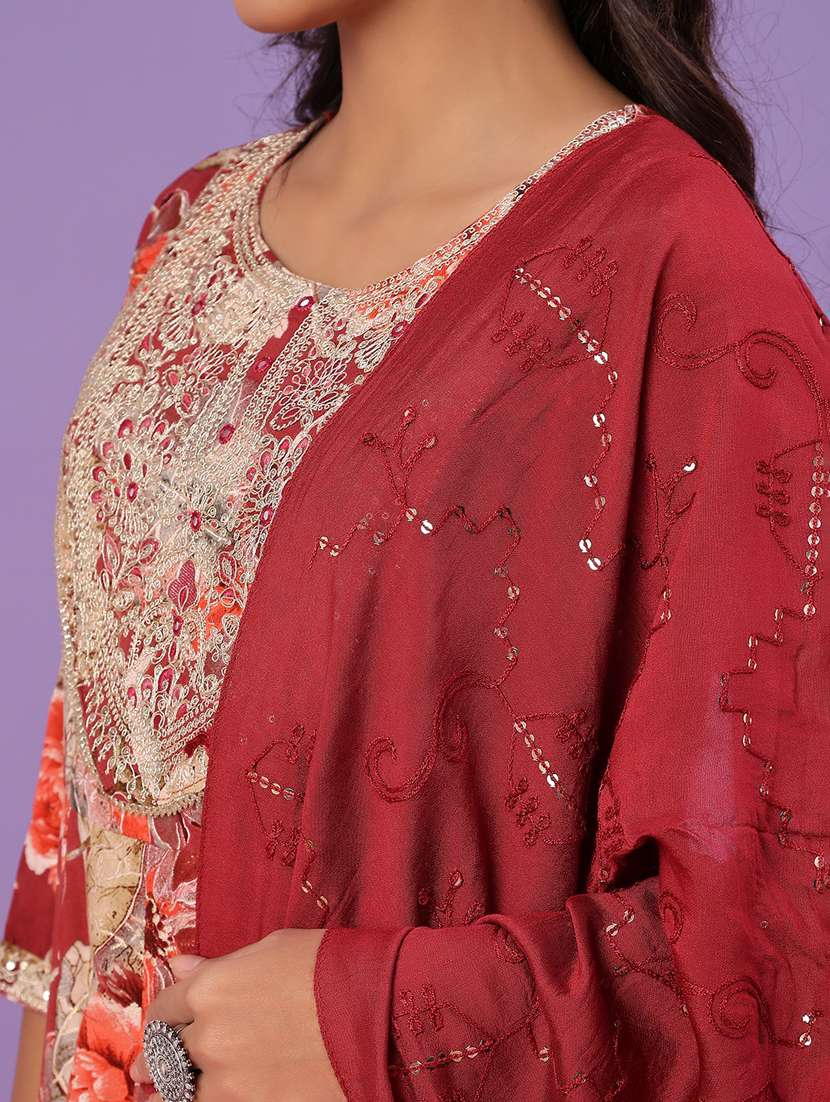 women floral three quarter sleeve kurta pant with dupatta set - 22110717 -  Standard Image - 4