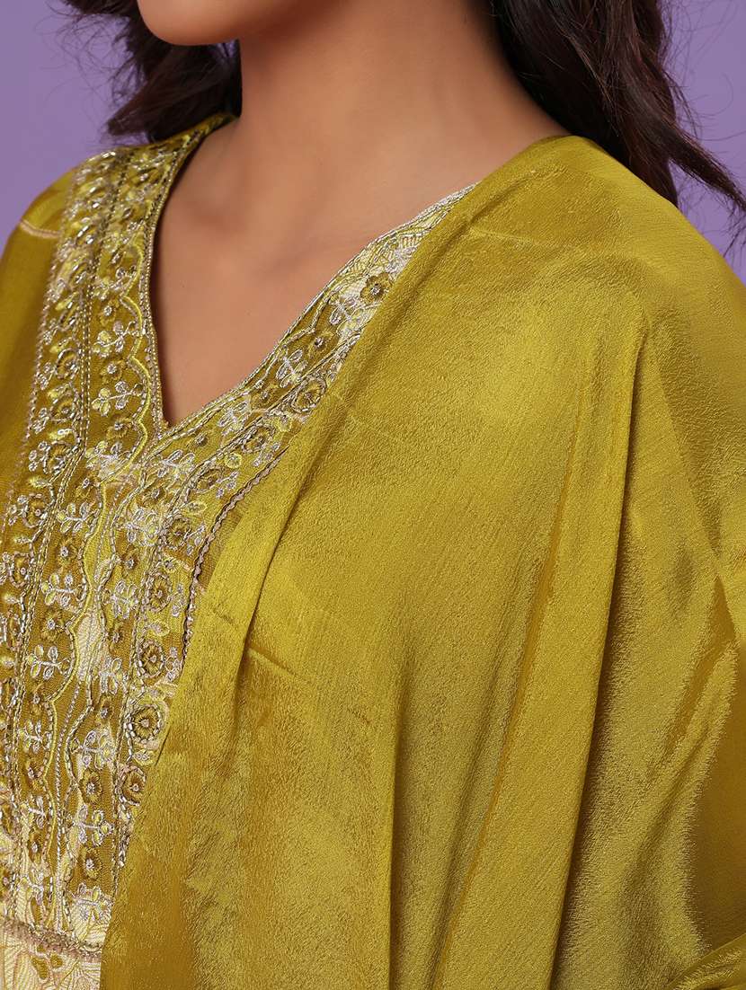 women floral three quarter sleeve kurta pant with dupatta set - 22110718 -  Standard Image - 4