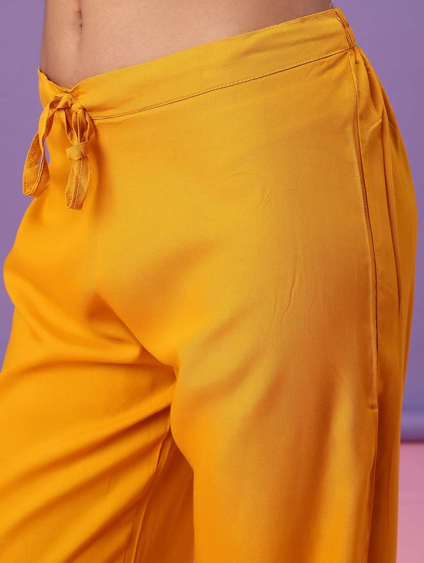 women floral three quarter sleeve kurta pant with dupatta set - 22110720 -  Standard Image - 4