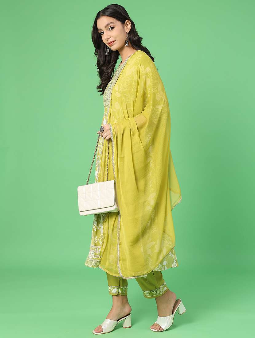 women printed three quarter sleeve kurta pant with dupatta set - 22110773 -  Standard Image - 1