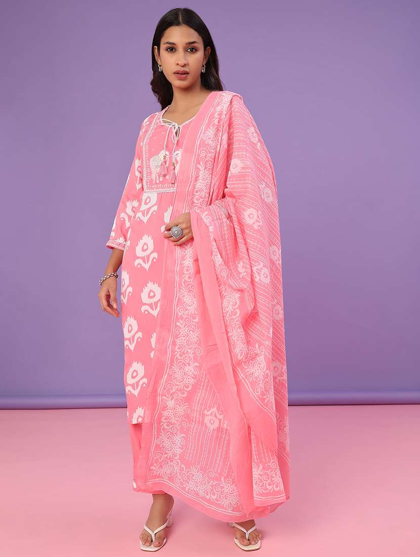 women ikat printed three quarter sleeve kurta pant with dupatta set - 22110774 -  Standard Image - 1