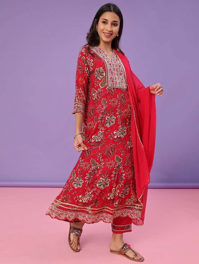 women floral three quarter sleeve kurta pant with dupatta set - 22110781 -  Standard Image - 1