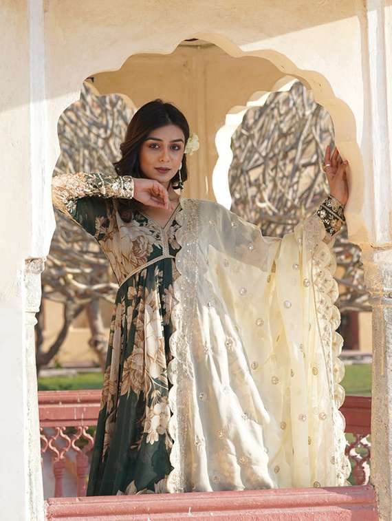 women floral long sleeve long sleeve kurta dupatta set - 22112096 -  Standard Image - 4