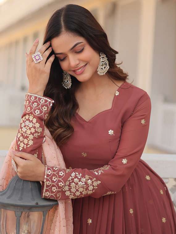 women solid with work long sleeve kurta dupatta set - 22112099 -  Standard Image - 1