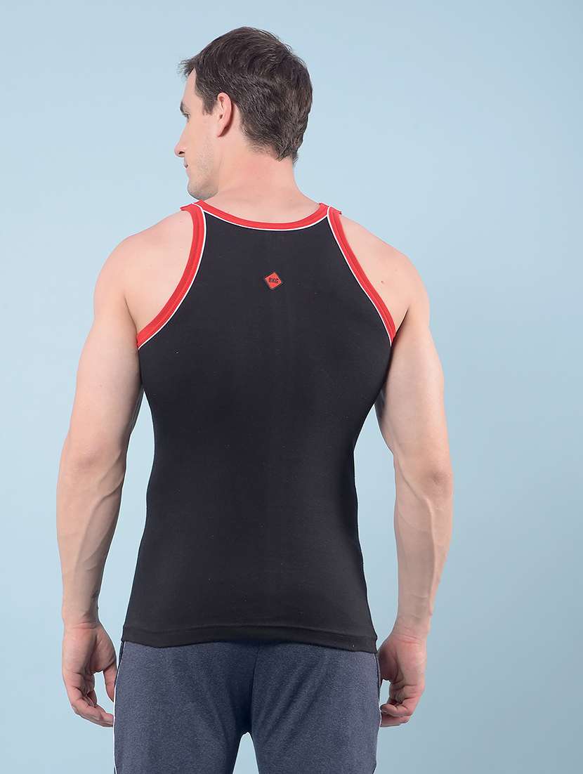 men pack of 5 solid sleeveless vest - 22112248 -  Standard Image - 4