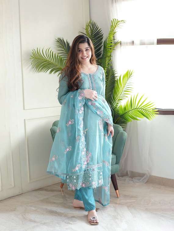 women embroidered three quarter sleeve kurta pant with dupatta set - 22112637 -  Standard Image - 1