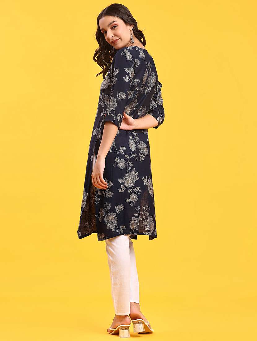 women floral printed three quarter sleeve straight kurta - 22139542 -  Standard Image - 4