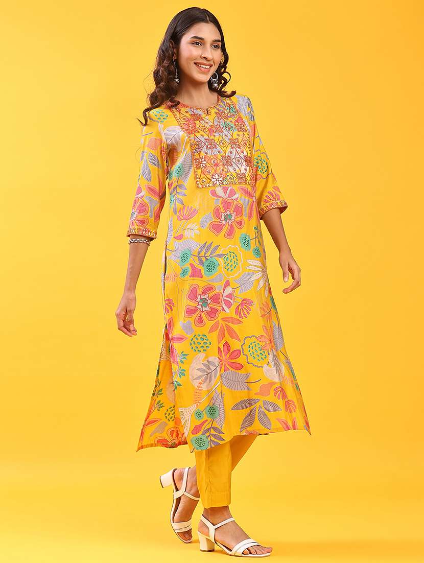 women floral three quarter sleeve kurta pant set - 22139694 -  Standard Image - 1