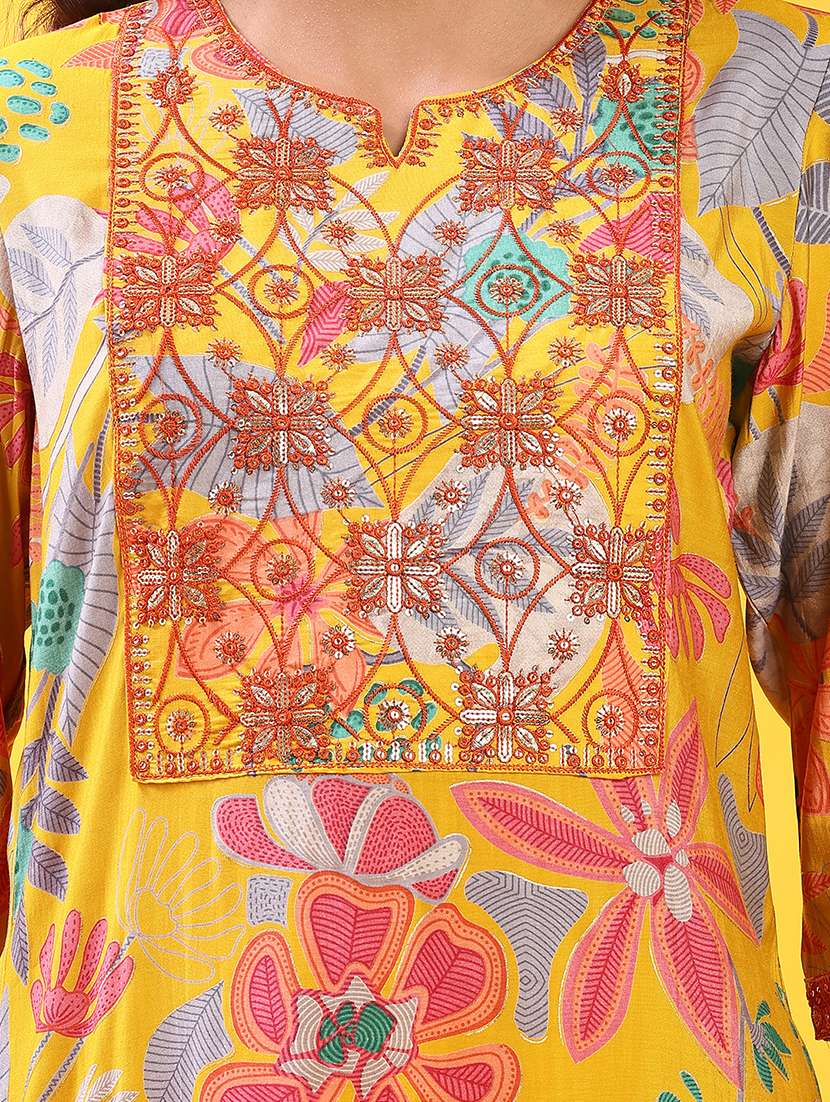 women floral three quarter sleeve kurta pant set - 22139694 -  Standard Image - 4