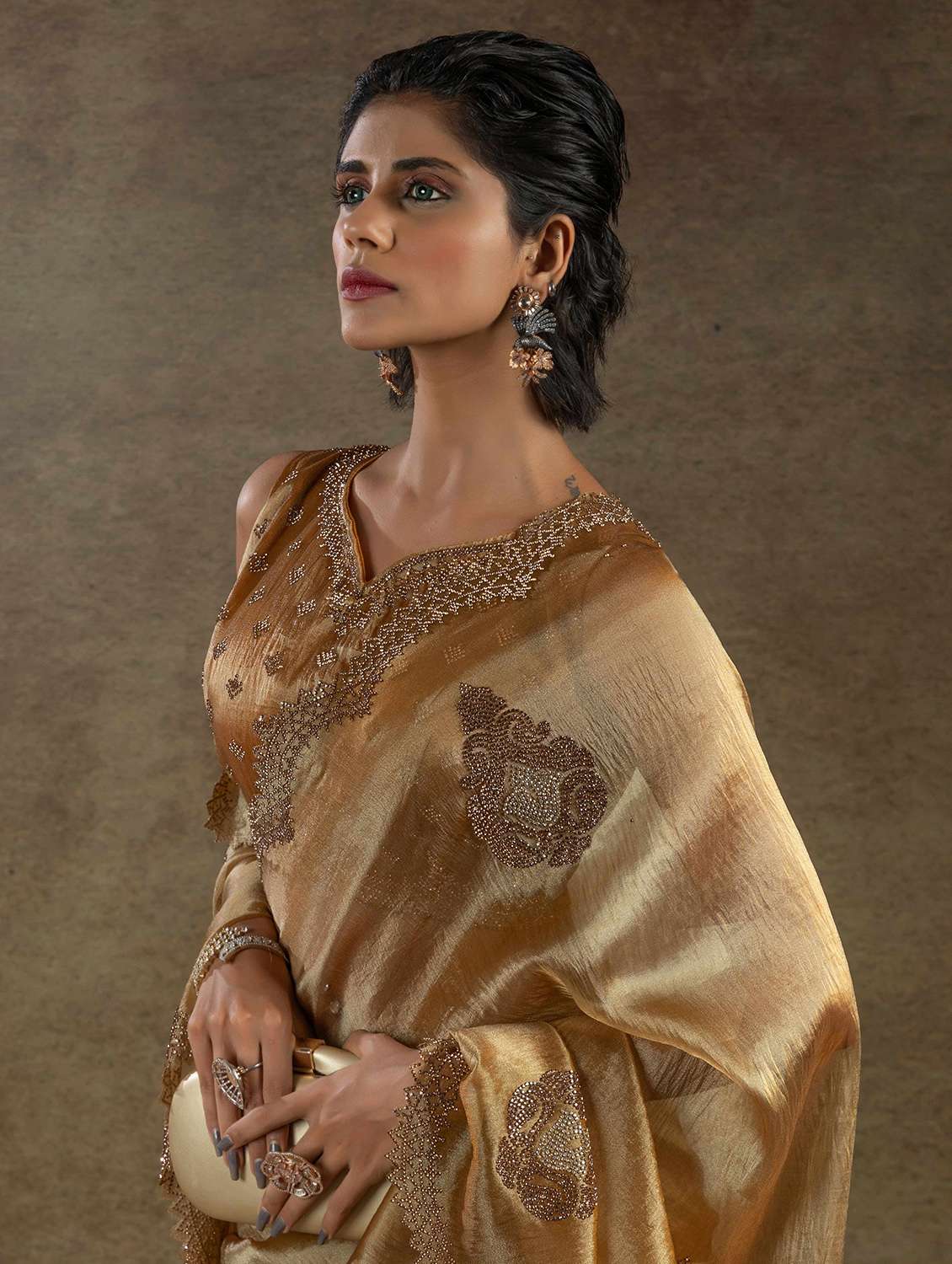 women solid with work embellished saree with blouse - 22140178 -  Standard Image - 1