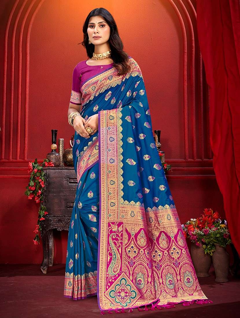 women self design banarasi saree with blouse