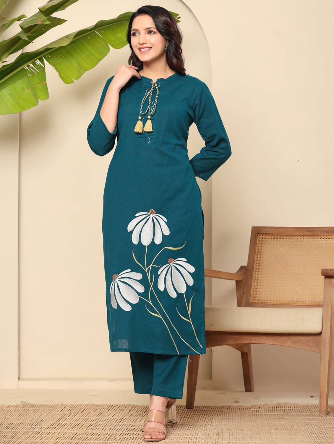 women floral three quarter sleeve kurta pant set