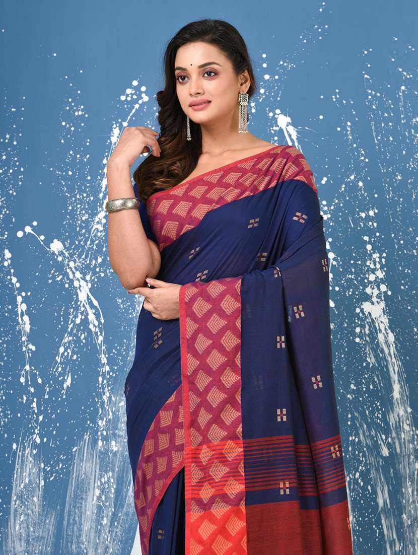 women self design handloom saree with blouse - 22140286 -  Standard Image - 4