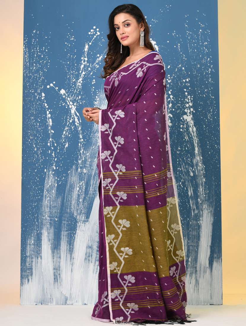 women self design handloom saree with blouse - 22140296 -  Standard Image - 1
