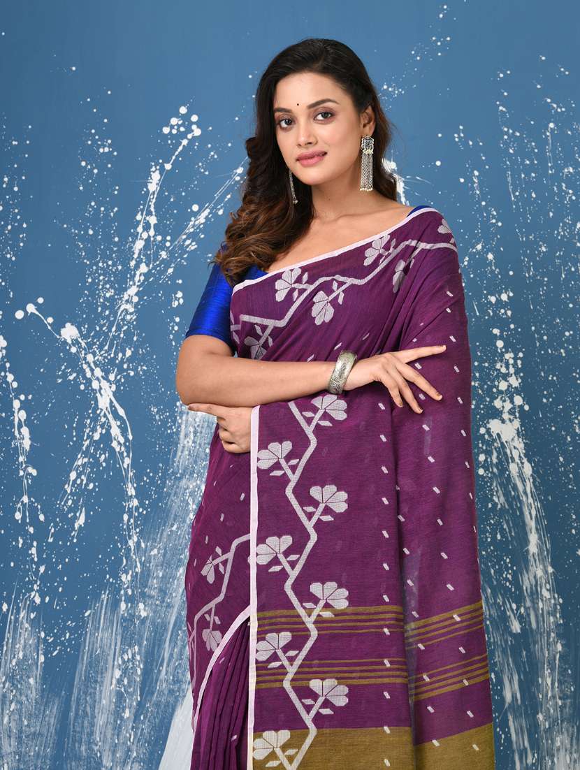 women self design handloom saree with blouse - 22140296 -  Standard Image - 4