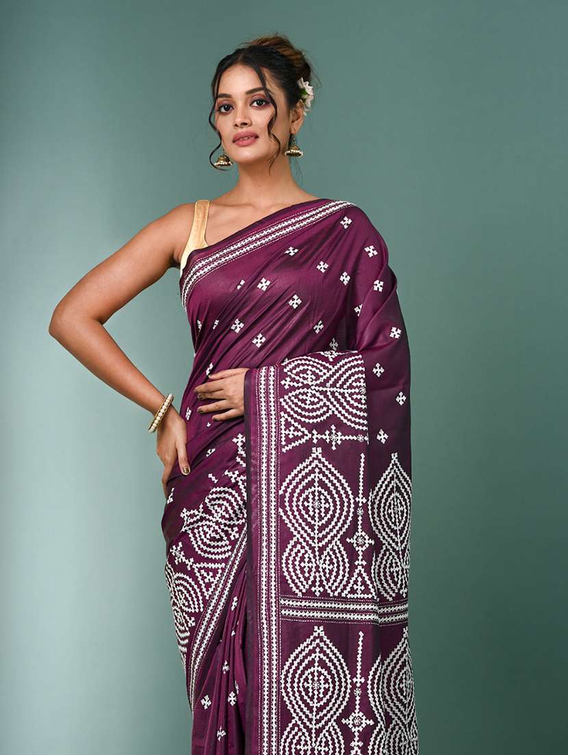 women solid with work handloom saree with blouse - 22140354 - Standard Image - 4
