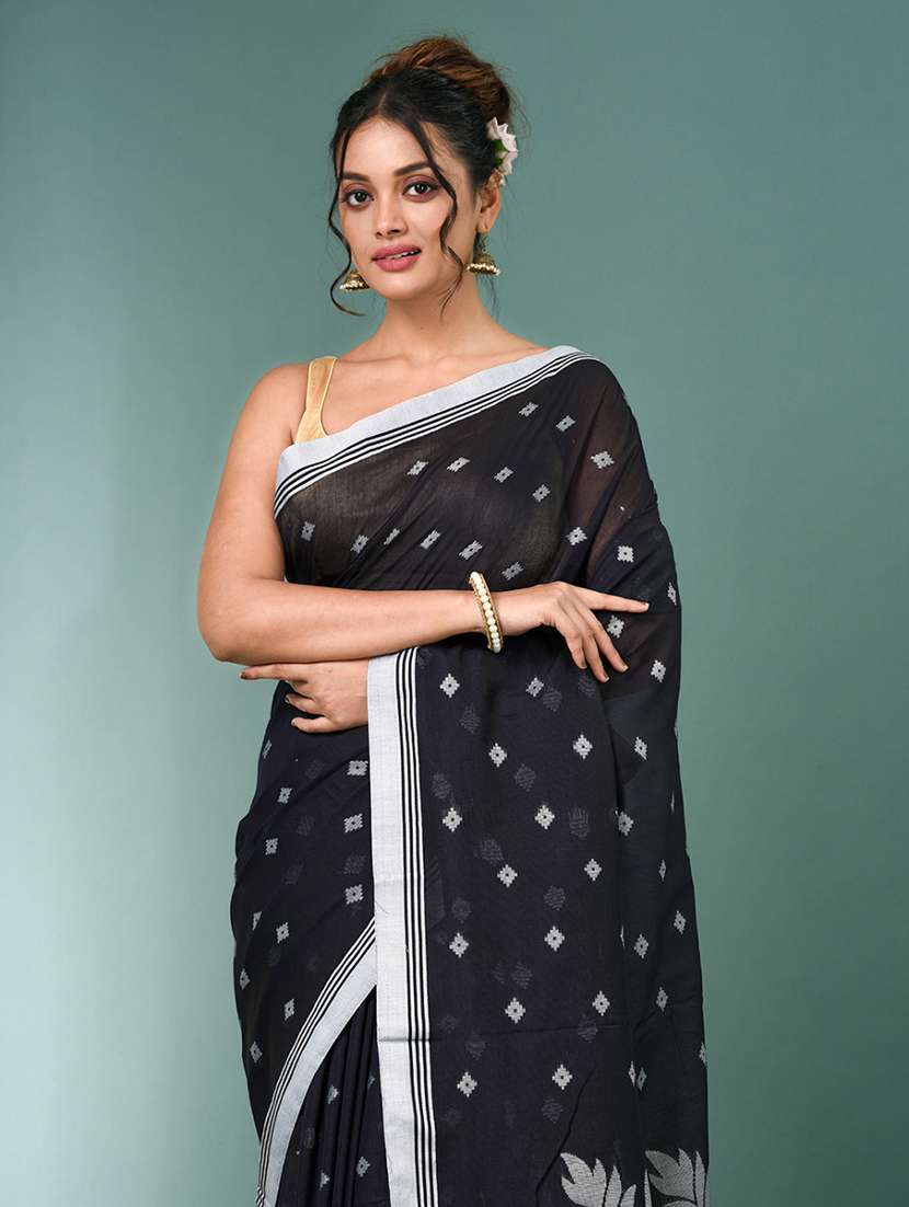 women self design handloom saree with blouse - 22140373 -  Standard Image - 4