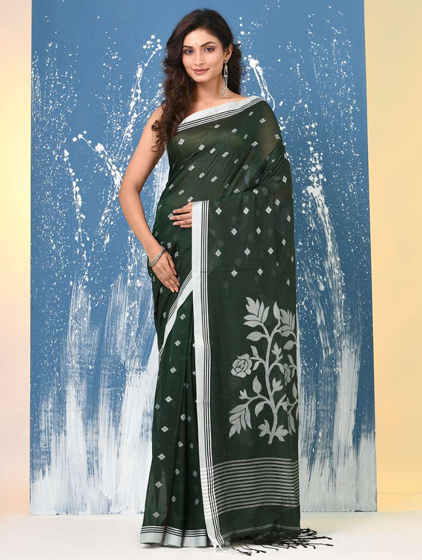 women self design handloom saree with blouse
