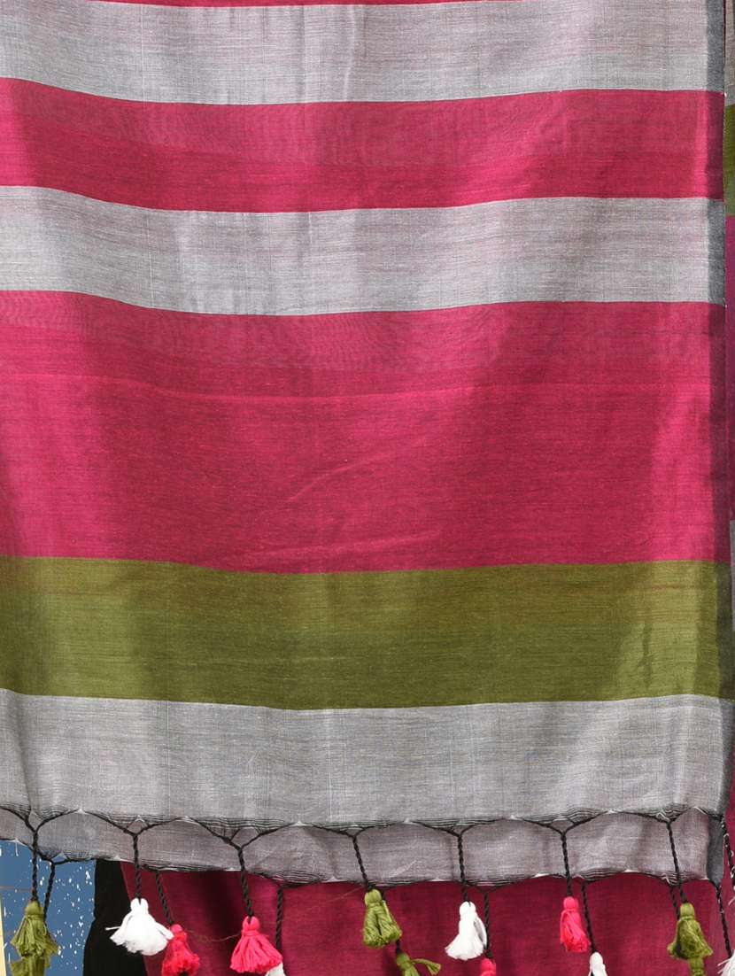 women striped handloom saree with blouse - 22140436 -  Standard Image - 6
