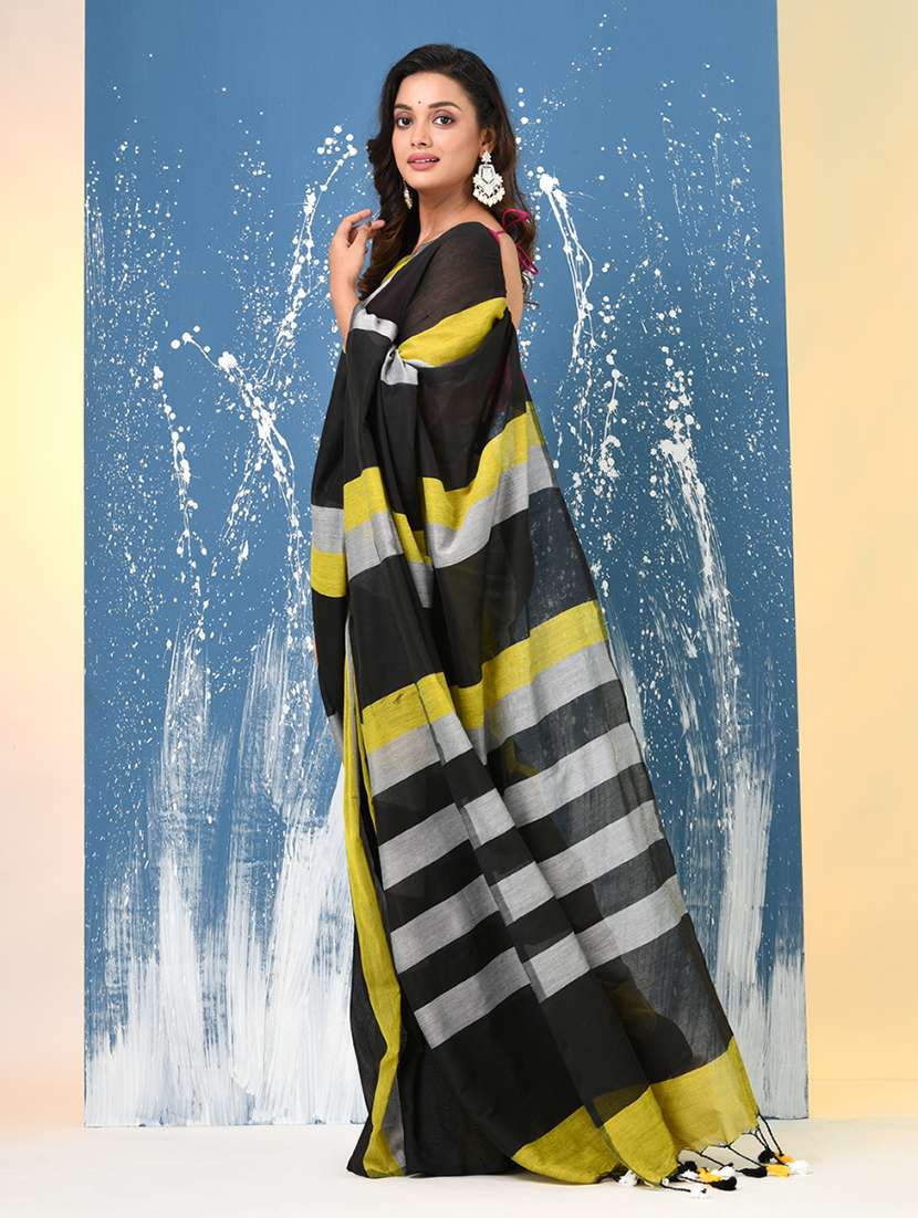 women striped handloom saree with blouse - 22140437 -  Standard Image - 1