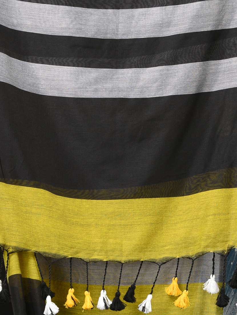 women striped handloom saree with blouse - 22140437 -  Standard Image - 6