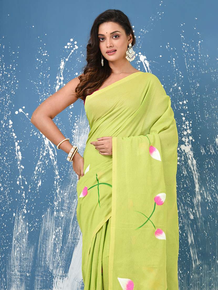 women floral printed handloom saree with blouse - 22140441 -  Standard Image - 4