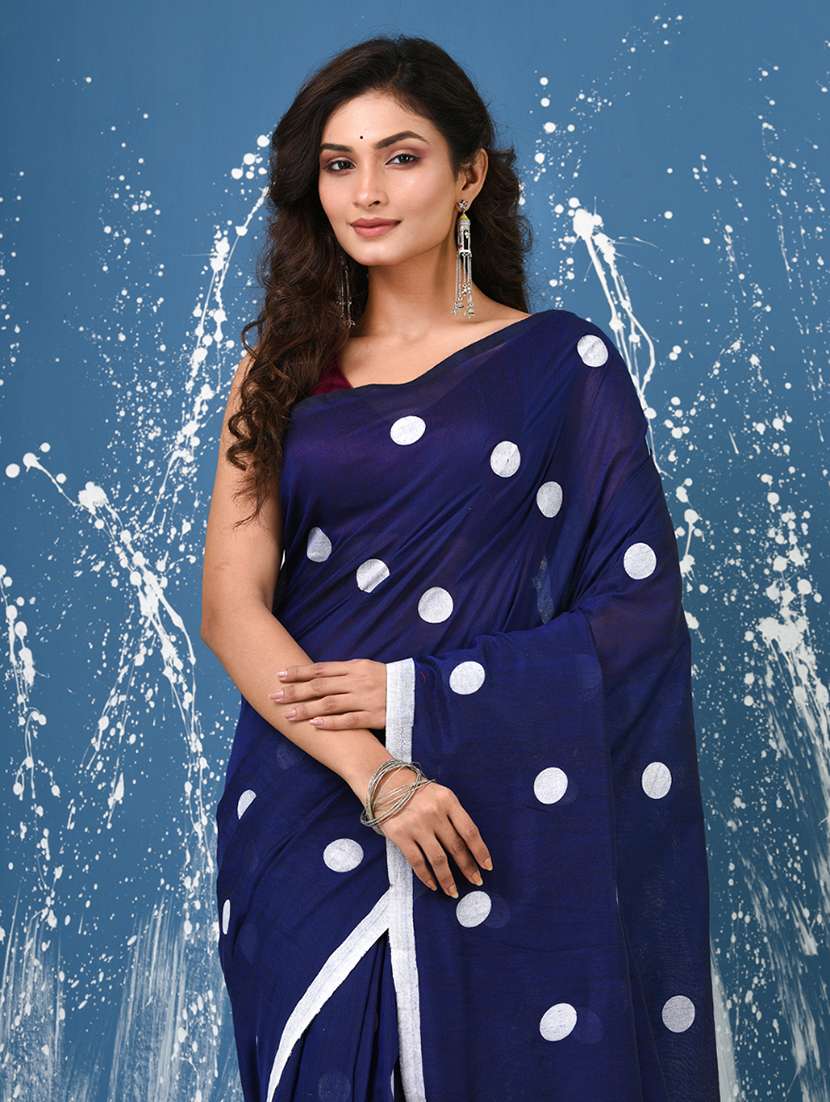 women polka dot handloom saree with blouse - 22140459 -  Standard Image - 4