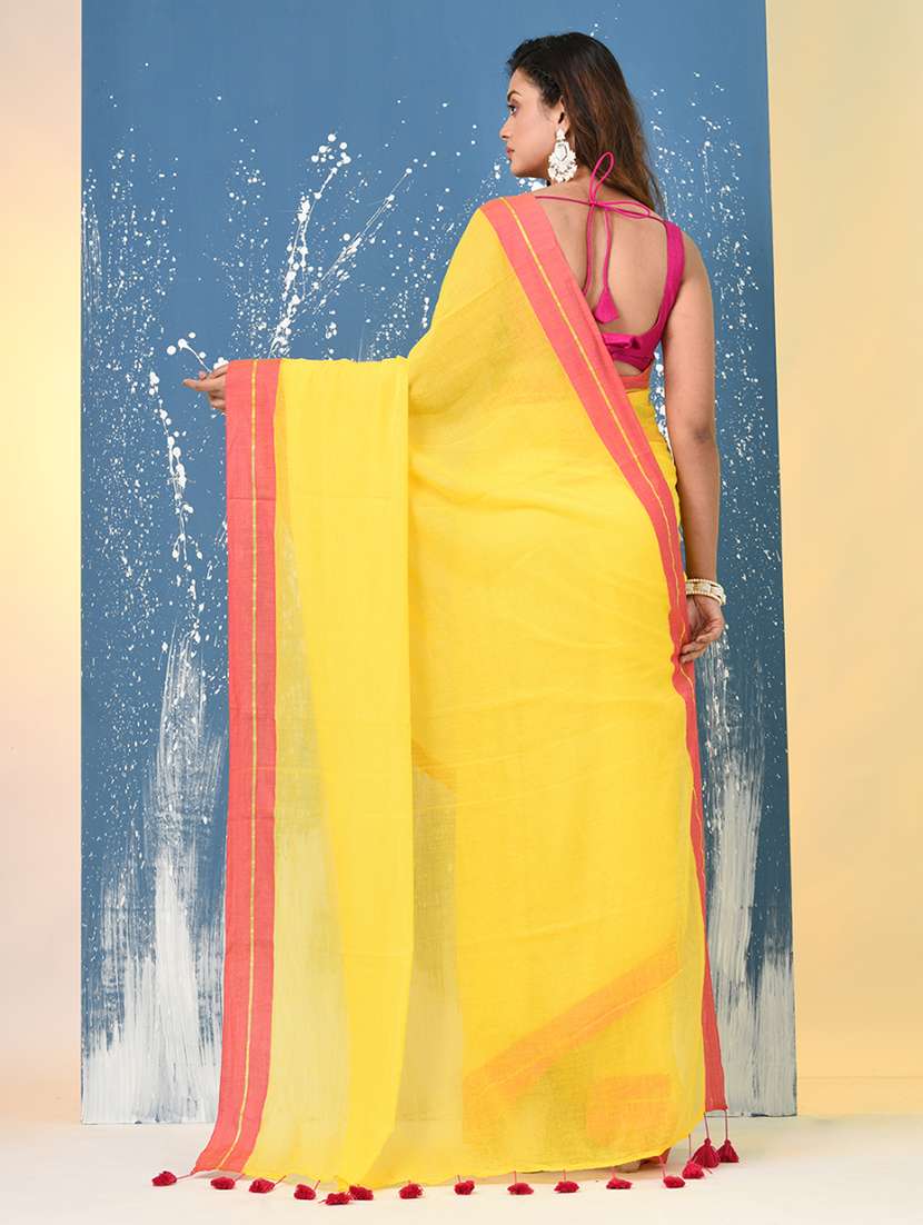 women solid with bordered handloom saree - 22140467 -  Standard Image - 4