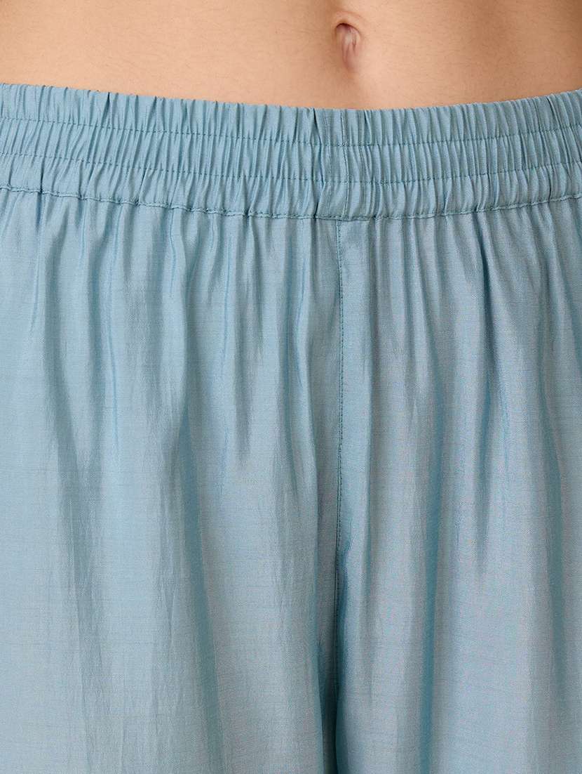 women solid sleeveless kurta pant dupatta set - 22140471 -  Standard Image - 4