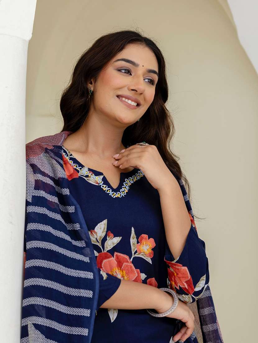 women floral printed three quarter sleeve kurta pant with dupatta set - 22140535 -  Standard Image - 4