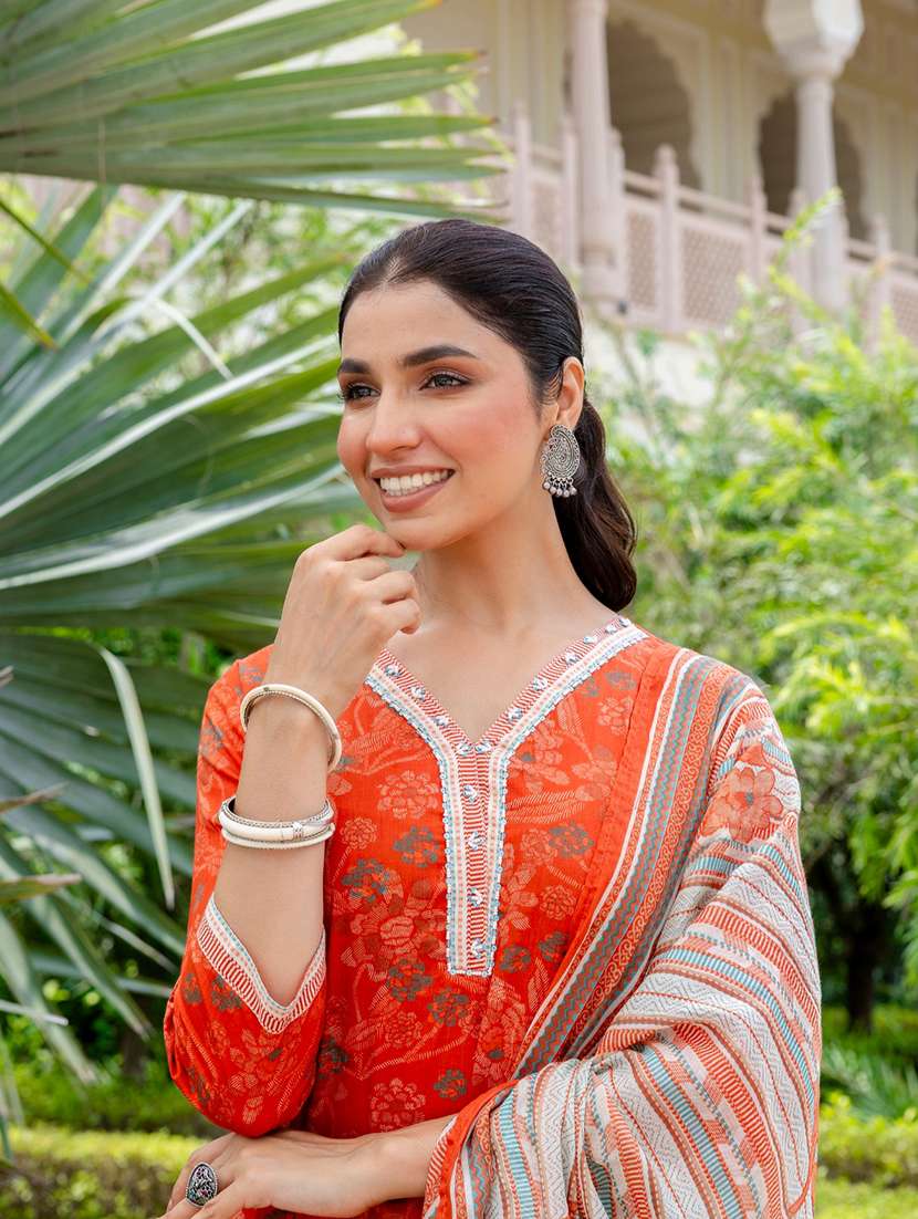 women floral printed three quarter sleeve kurta pant with dupatta set - 22140542 -  Standard Image - 4