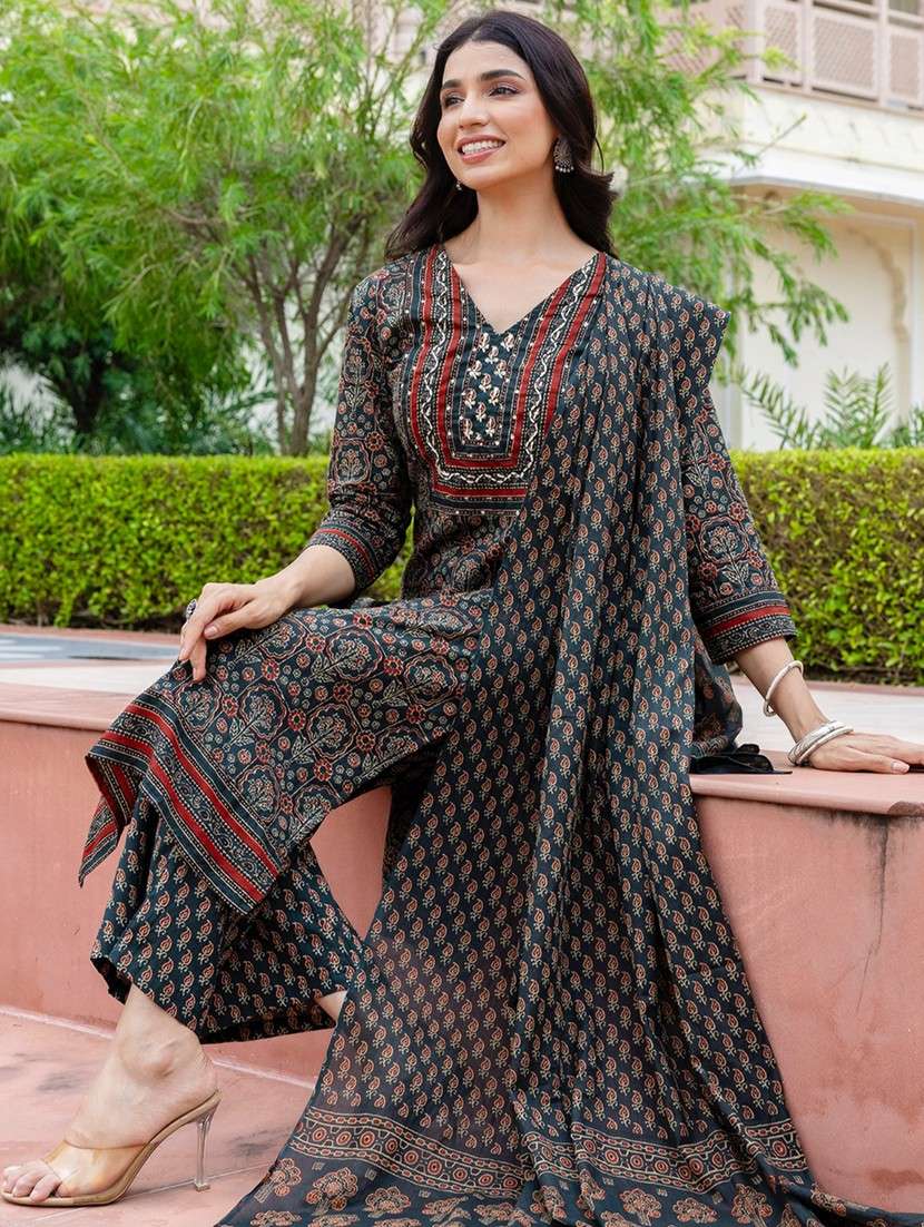 women floral printed three quarter sleeve kurta palazzo with dupatta set - 22140546 -  Standard Image - 4